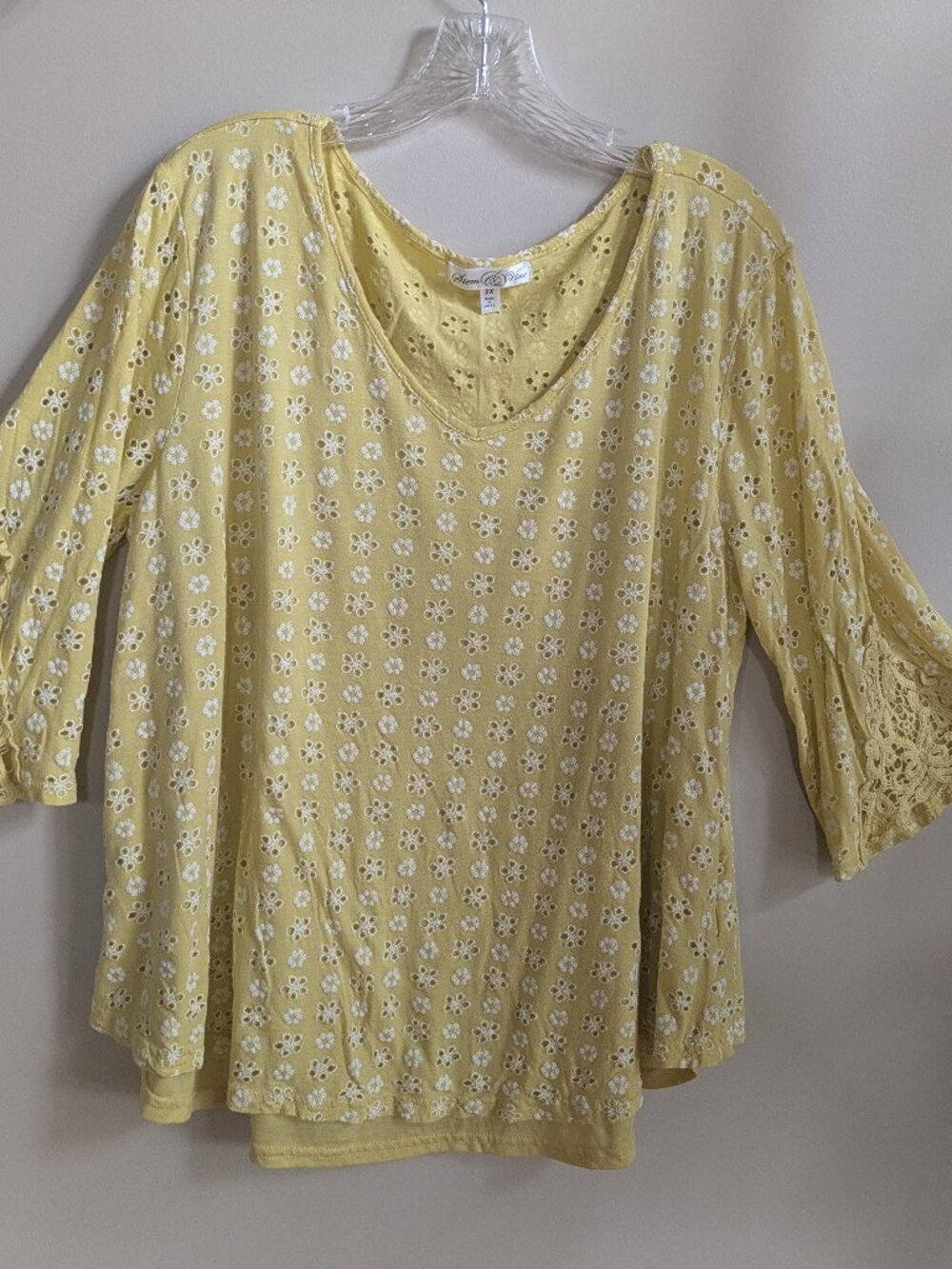 stem & vine yellow floral v neck embroidered sleeve eyelet blouse size 2X #696